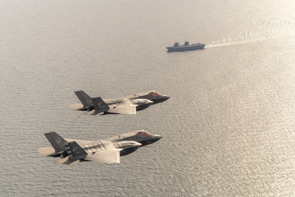 F-35B Lightning II from the F-35 Integrated Test Force (ITF) onboard HMS Queen Elizabeth
