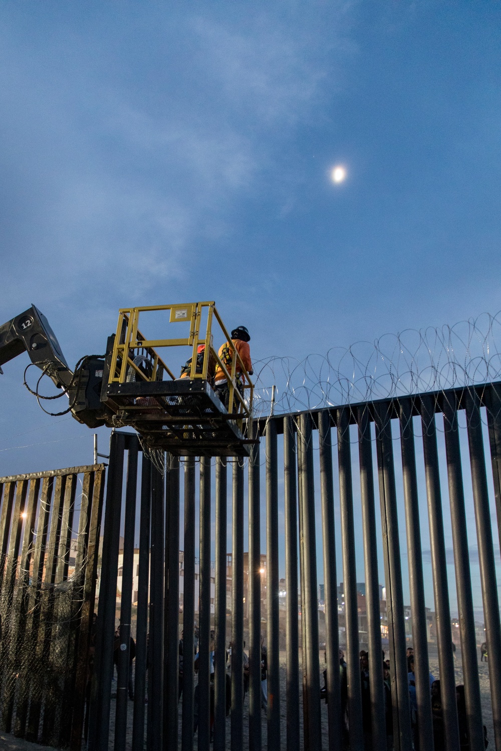 DVIDS - Images - U.S. Border Patrol stands watch during border fence ...