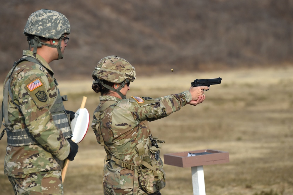 Soldiers from “Phantom Battalion” train with their commanding general during battle assembly