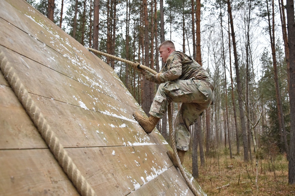 2CR noncommissioned officer and soldier of the quarter competition