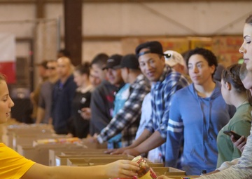 Fort Hood Soldiers support local food drive