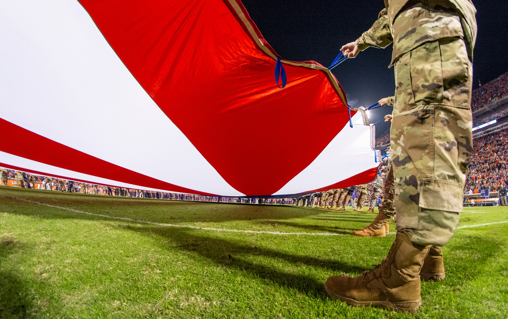 DVIDS - Images - Maryland National Guard Unfurls U.S. Flag at Ravens Game  [Image 12 of 14]