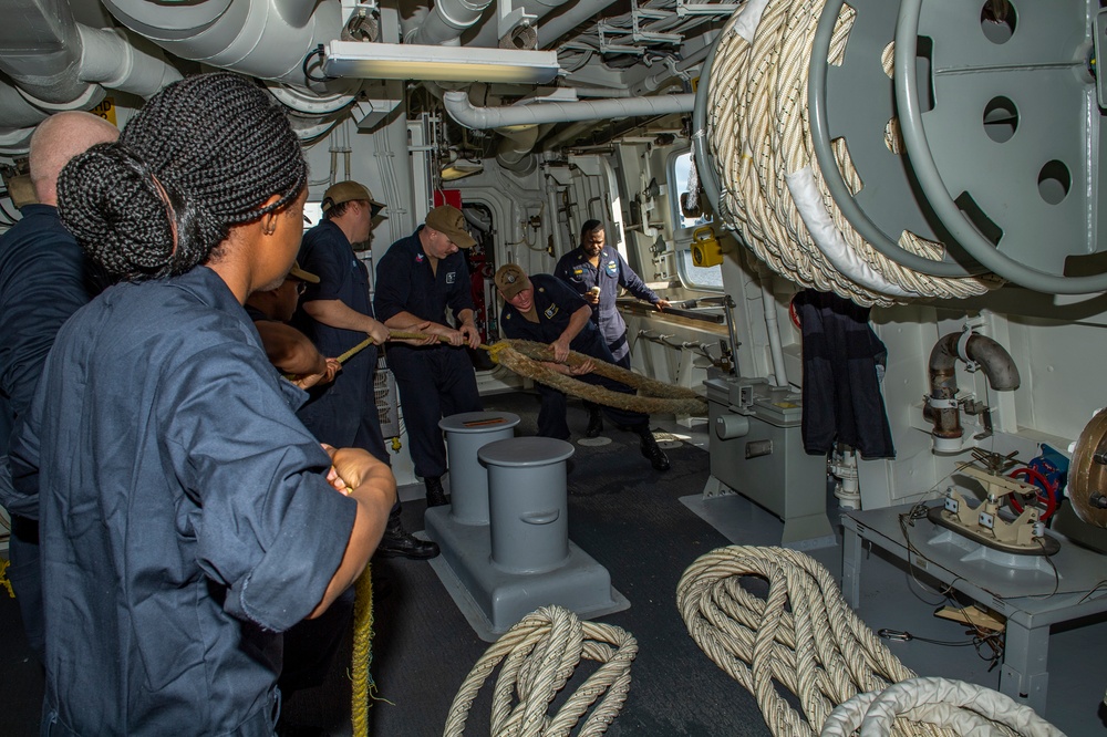 Sailors Handle Line