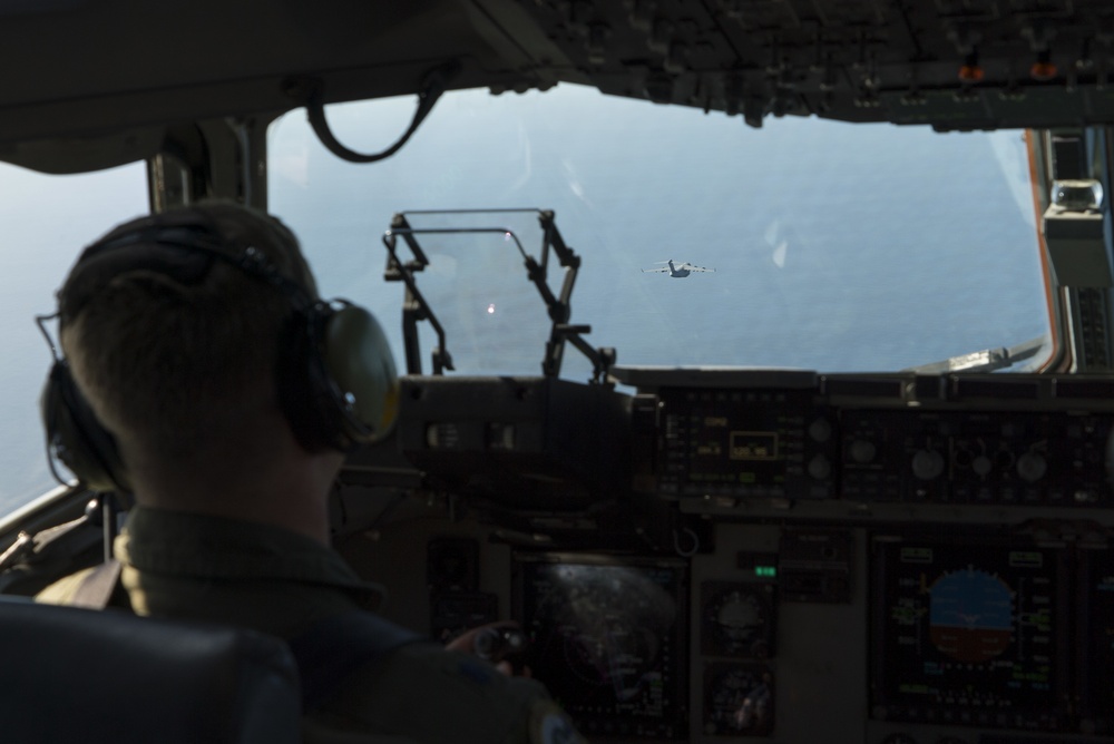 C-17 Globemaster III flight formation