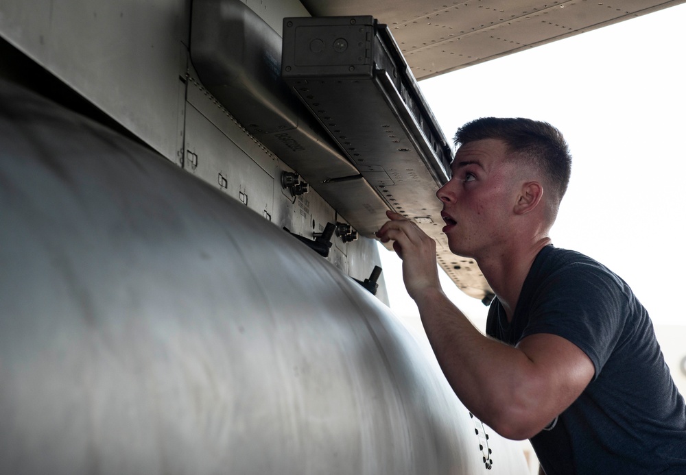 44th and 67th AMUs compete in load competition.