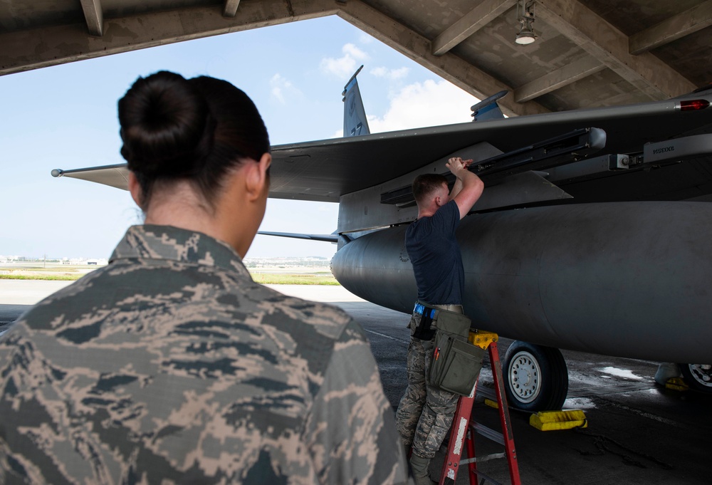 44th and 67th AMUs compete in load competition.