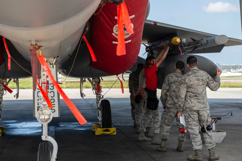 44th and 67th AMUs compete in load competition.