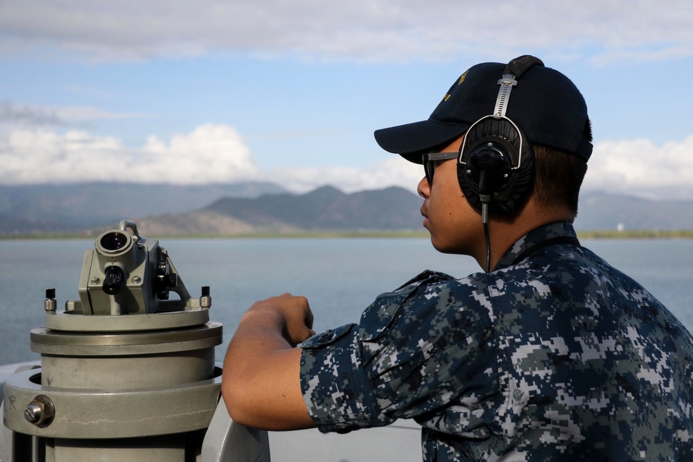 USS Green Bay arrives in Cairns