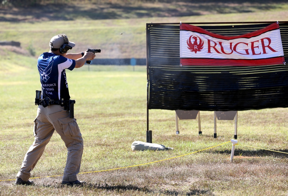 Air Force competes at Army multigun match