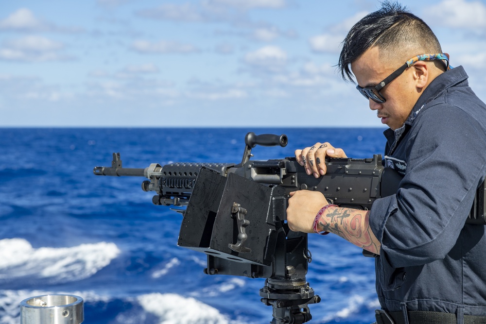 Sailors Readies M240B Machine Gun