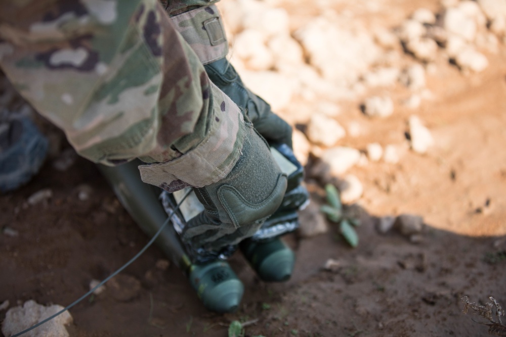 DVIDS - Images - Explosive Ordnance Disposal Technicians Destroy ...