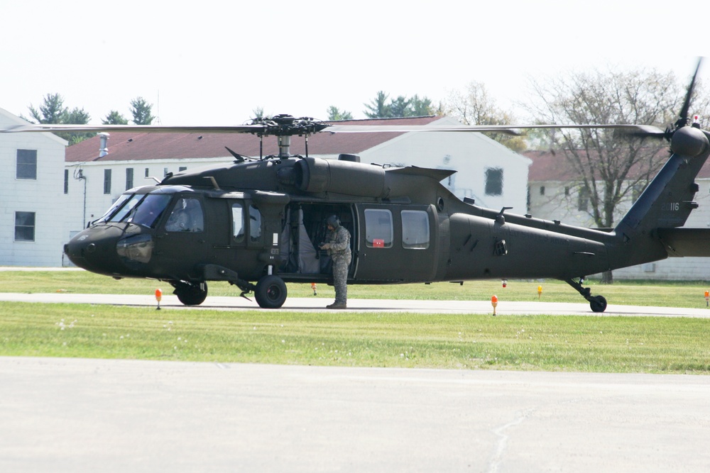 Black Hawk helicopter celebrates 40 years of aviation service to Army