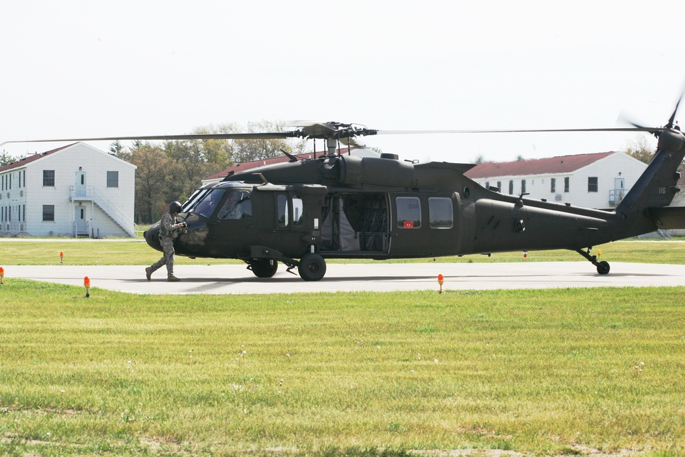 Black Hawk helicopter celebrates 40 years of aviation service to Army