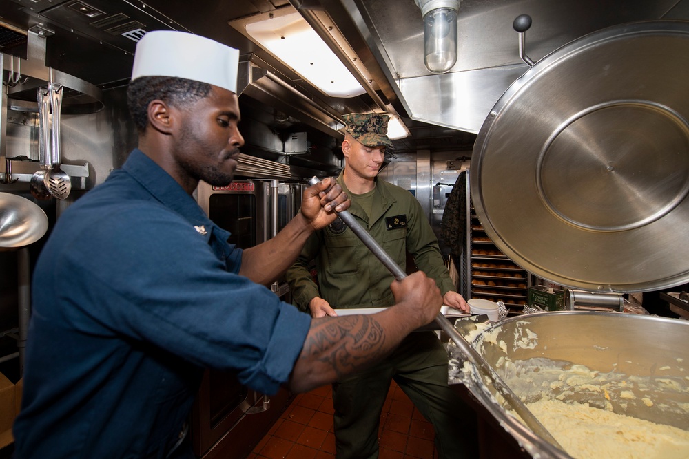 USS Somerset Celebrates Thanksgiving