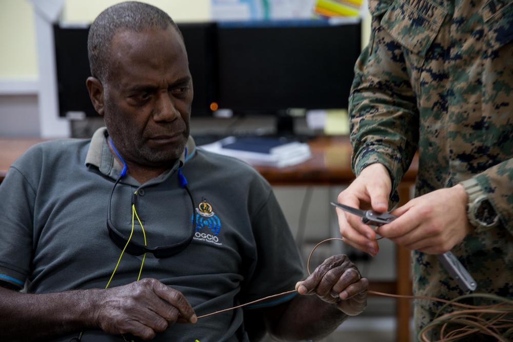 Koa Moana teaches a Field Expedient Antennas and HF Radio Fundamentals Class