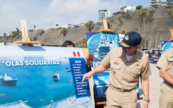 Marines, Peruvians hold press conference in Lima Conference in Peru