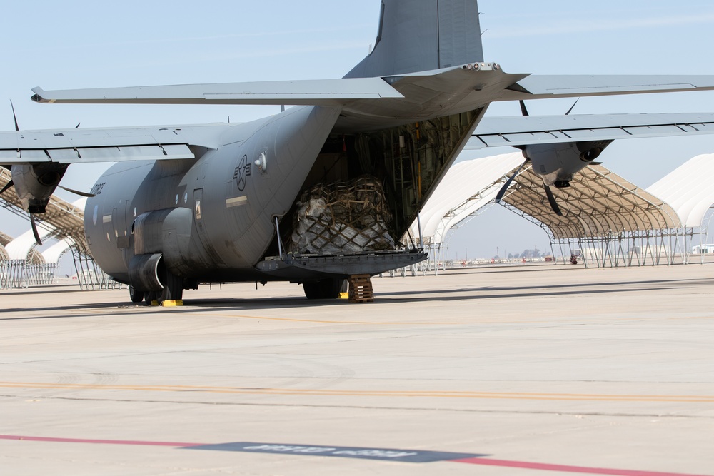 U.S. Army Soldiers Arrive at Naval Air Facility El Centro