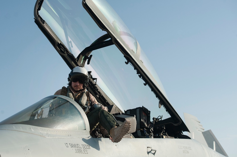 First USAF Airman pilots Navy Growler in combat