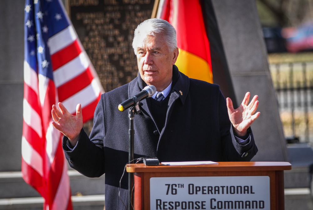 Former German Fighter Pilot addresses crowd during German National Day of Remembrance