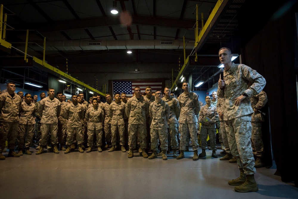 ACMC Visits Marines and Sailors with 5th Marine Expeditionary Brigade