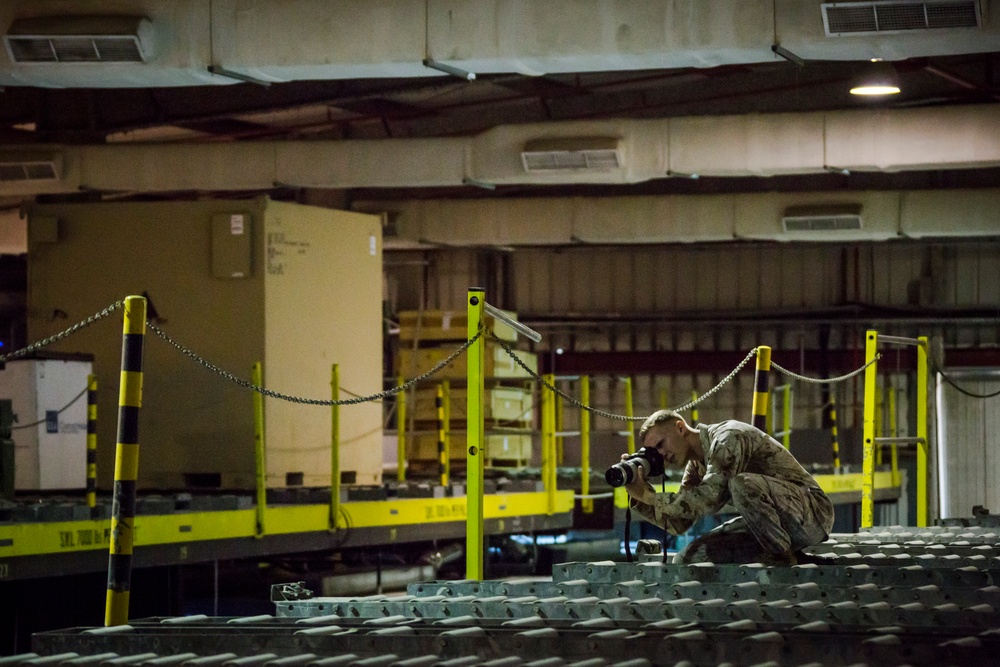 ACMC Visits Marines and Sailors with 5th Marine Expeditionary Brigade
