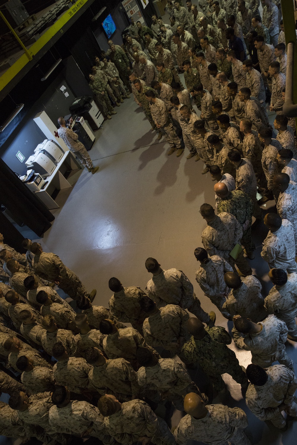ACMC Visits Marines and Sailors with 5th Marine Expeditionary Brigade