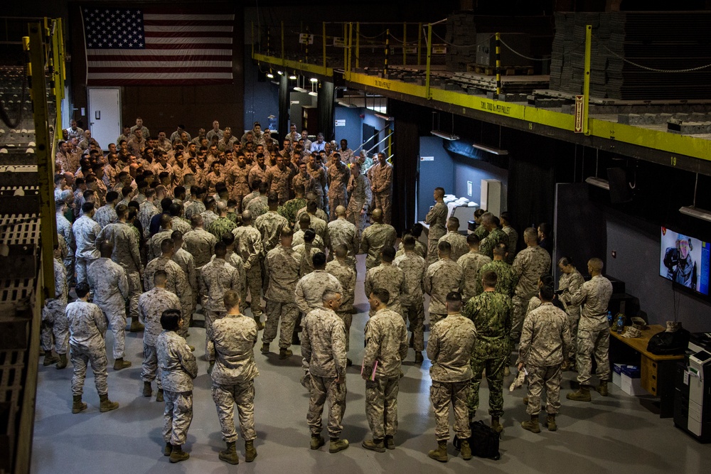 ACMC Visits Marines and Sailors with 5th Marine Expeditionary Brigade