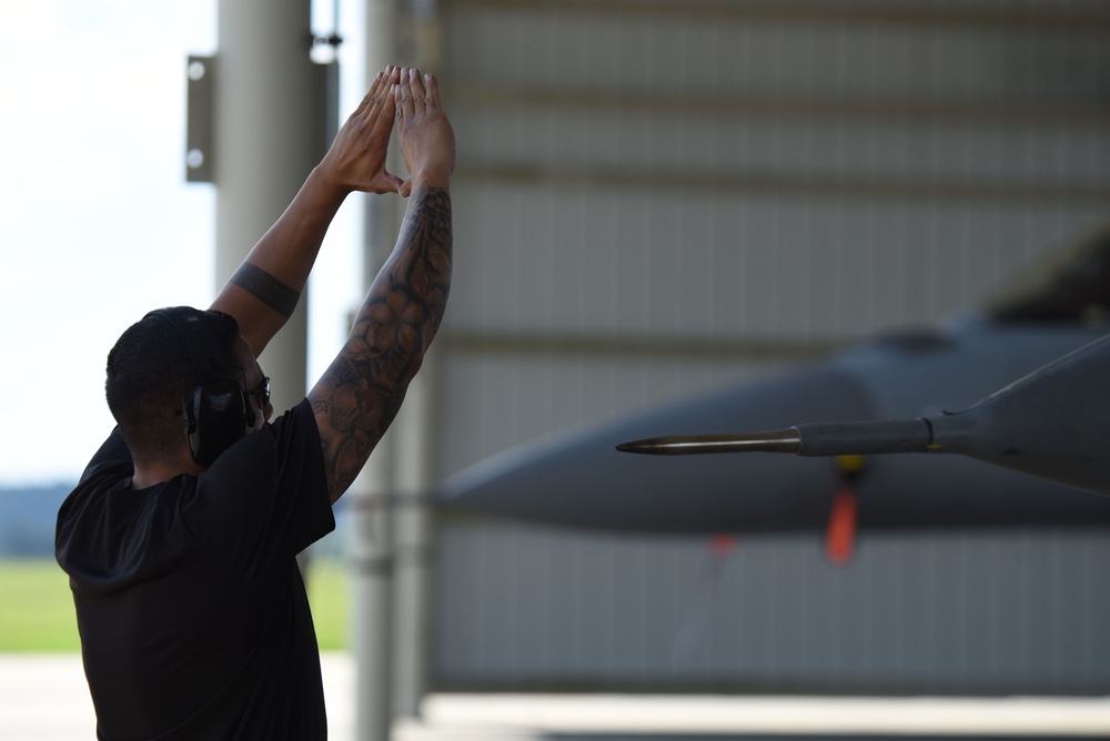 F-16 VDT prepares at Shaw AFB