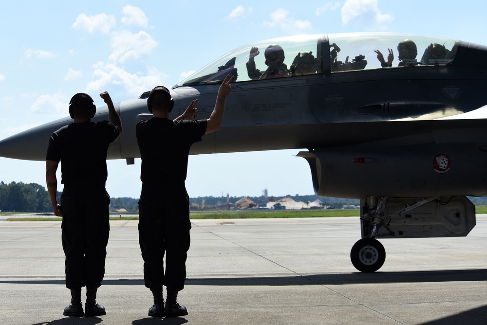 F-16 VDT prepares at Shaw AFB