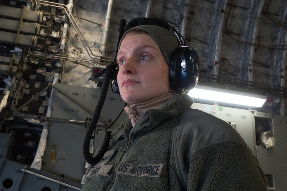 Air Force Maintainers Keep 'Em Flying