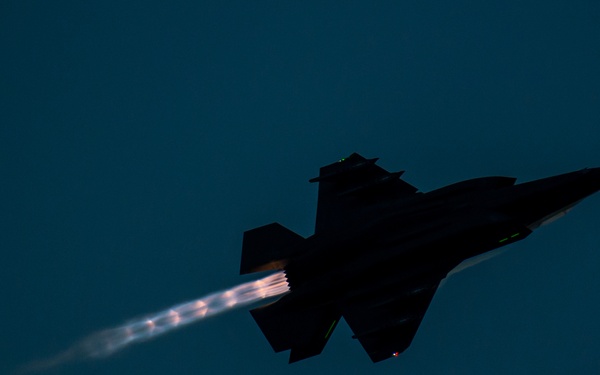 ITF First of Class Flight Trials (Fixed Wing) activities aboard HMS Queen Elizabeth, week of Nov. 4