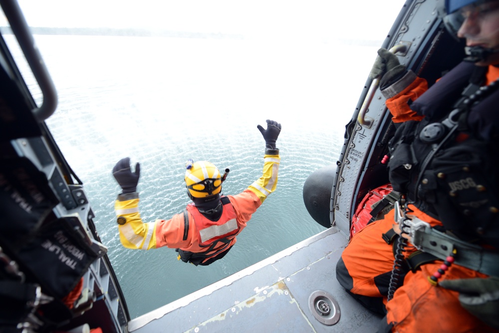 Coast Guard aircrew trains for helicopter rescue