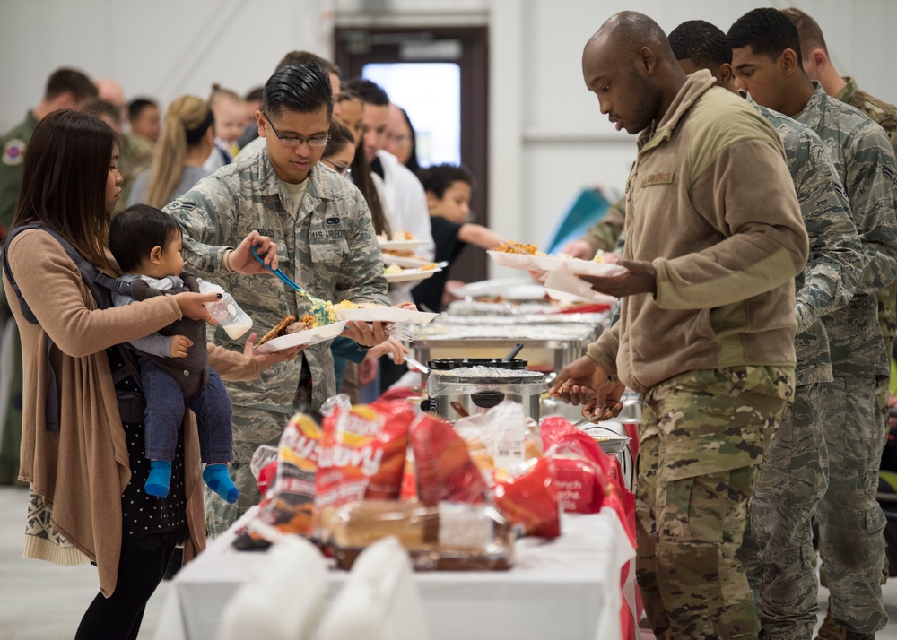 90th AMU hosts open house during 'Dice-giving' 2018