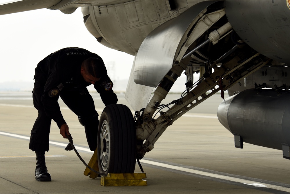 F-16 VDT shows off at BIAS