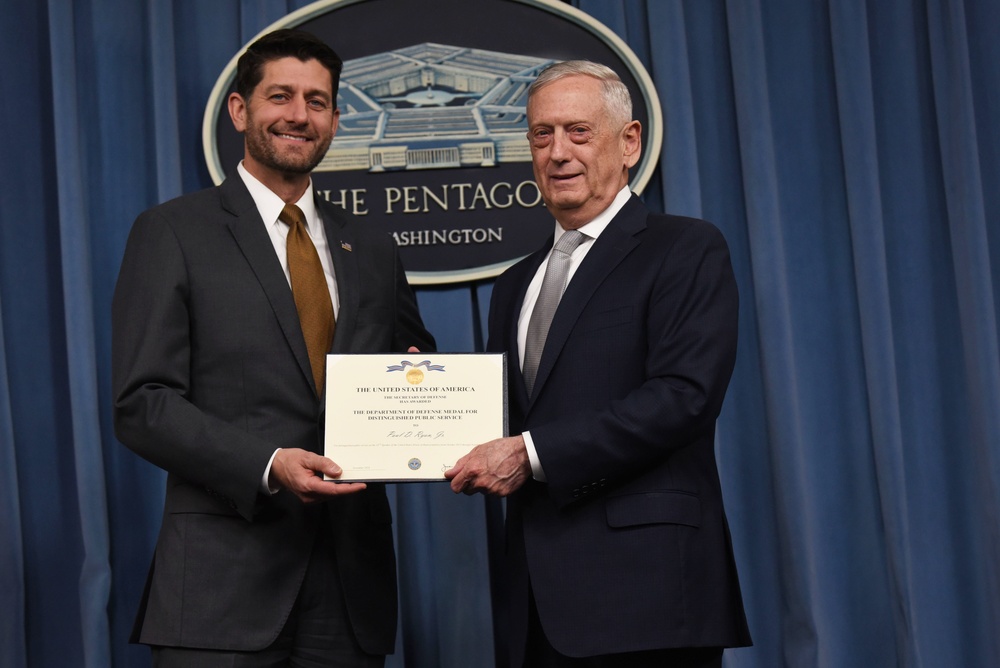 Mattis Honors Speaker Ryan With Medal for Distinguished Public Service