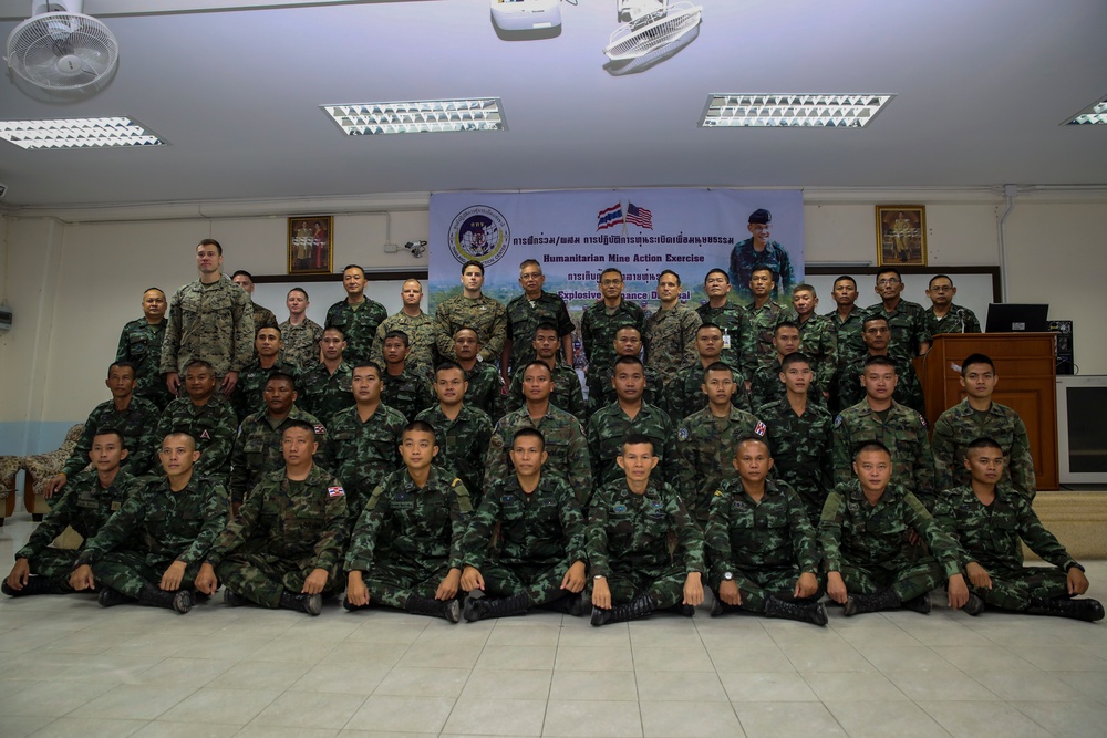 Marines, Thai Military Conduct Casualty Care Training During HMA 19-1
