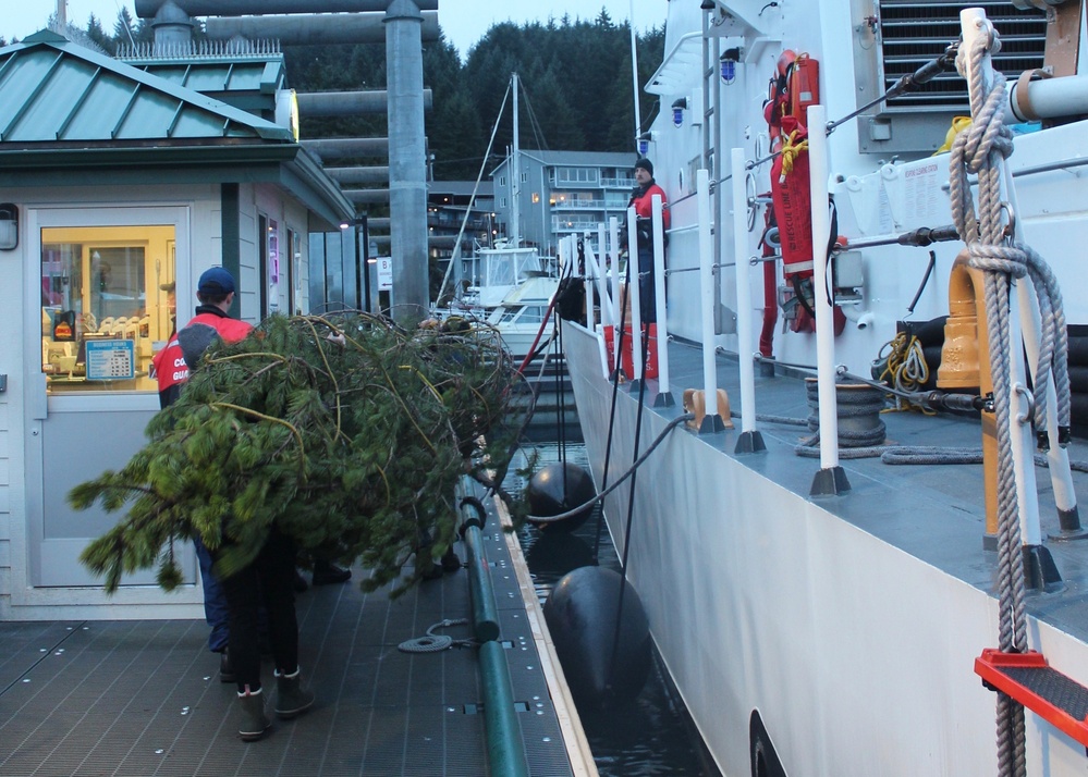 Coast Guard Cutter Liberty crew assists U.S. Forest Service
