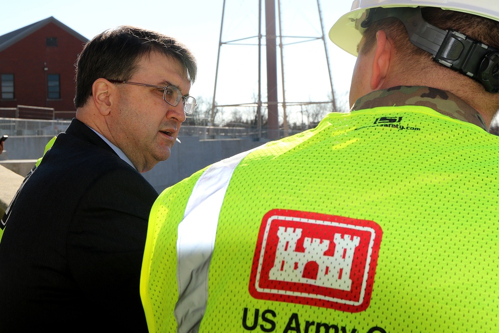 Secretary of Veterans Affairs gets firsthand look at Oklahoma health care facility construction work