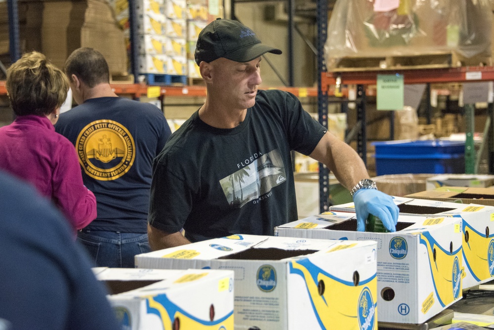 Jacksonville Coast Guard members volunteer at Feeding Northeast Florida