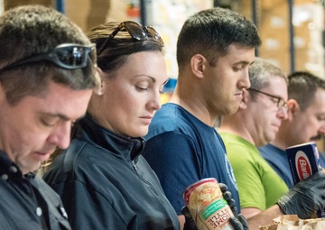 Jacksonville Coast Guard members volunteer at Feeding Northeast Florida