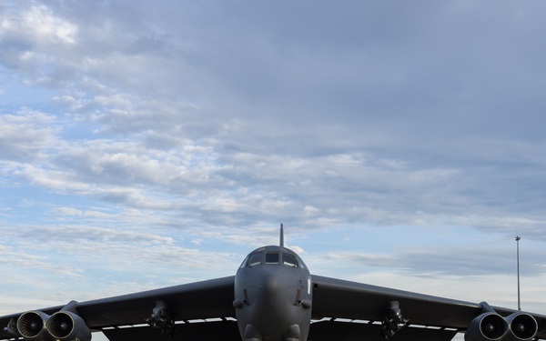 B-52 Stratofortress bombers arrive at RAAF Base Darwin