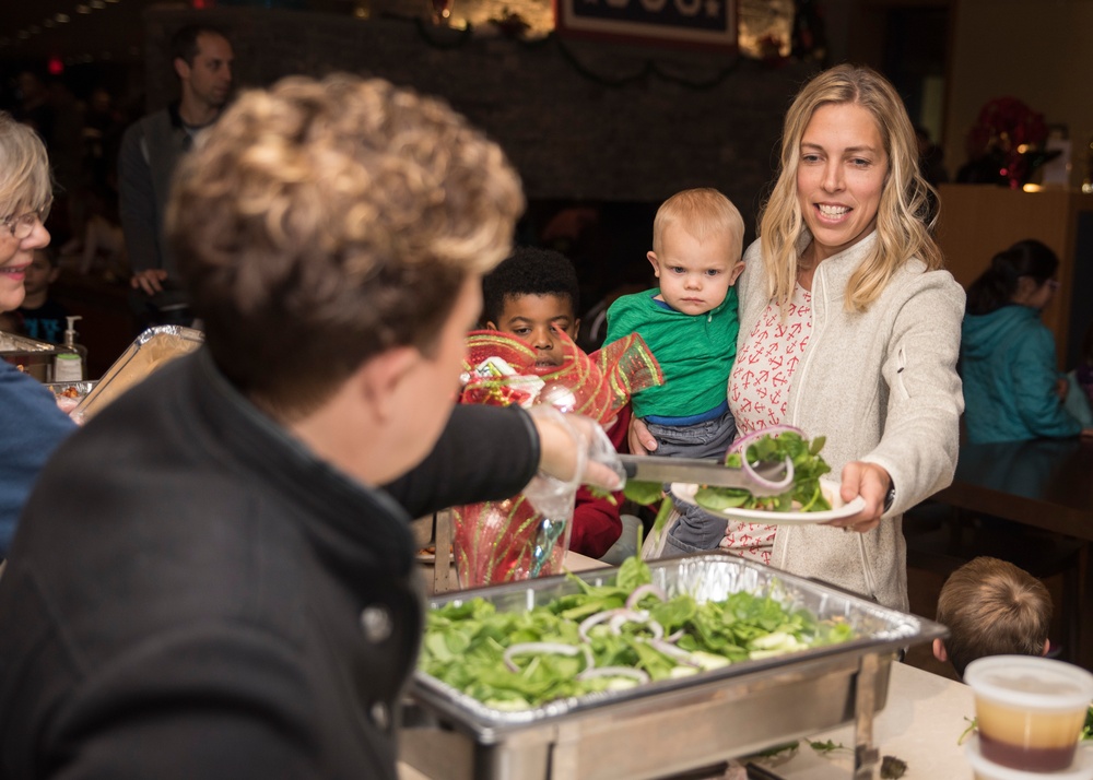 USO Holds Annual Evening With Santa