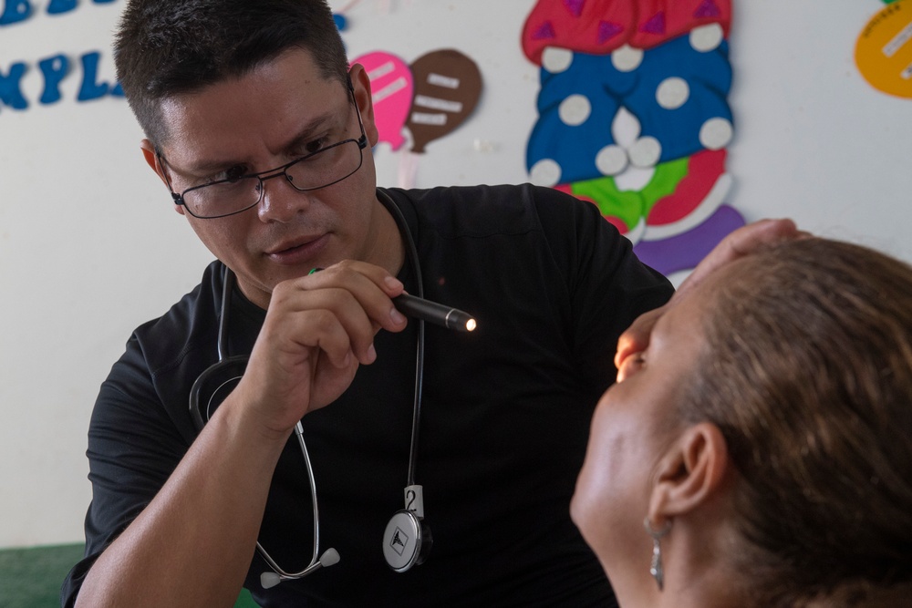 Honduran Servicemembers Provide Healthcare in Support of Enduring Promise, in Colombia