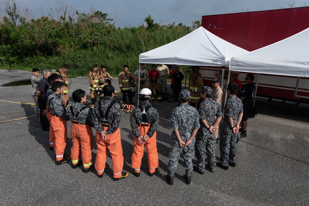 Kadena and Naha firefighters fired up for bilateral training