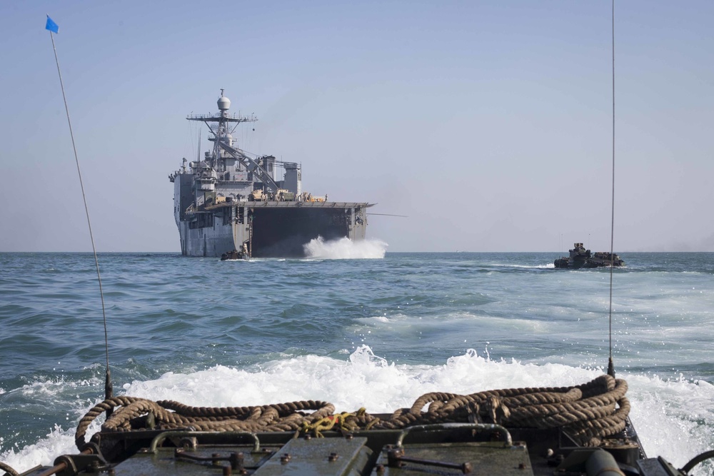 U.S. Marines head to Kuwait Naval Base for Washdowns