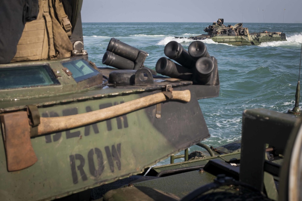 U.S. Marines head to Kuwait Naval Base for Washdowns