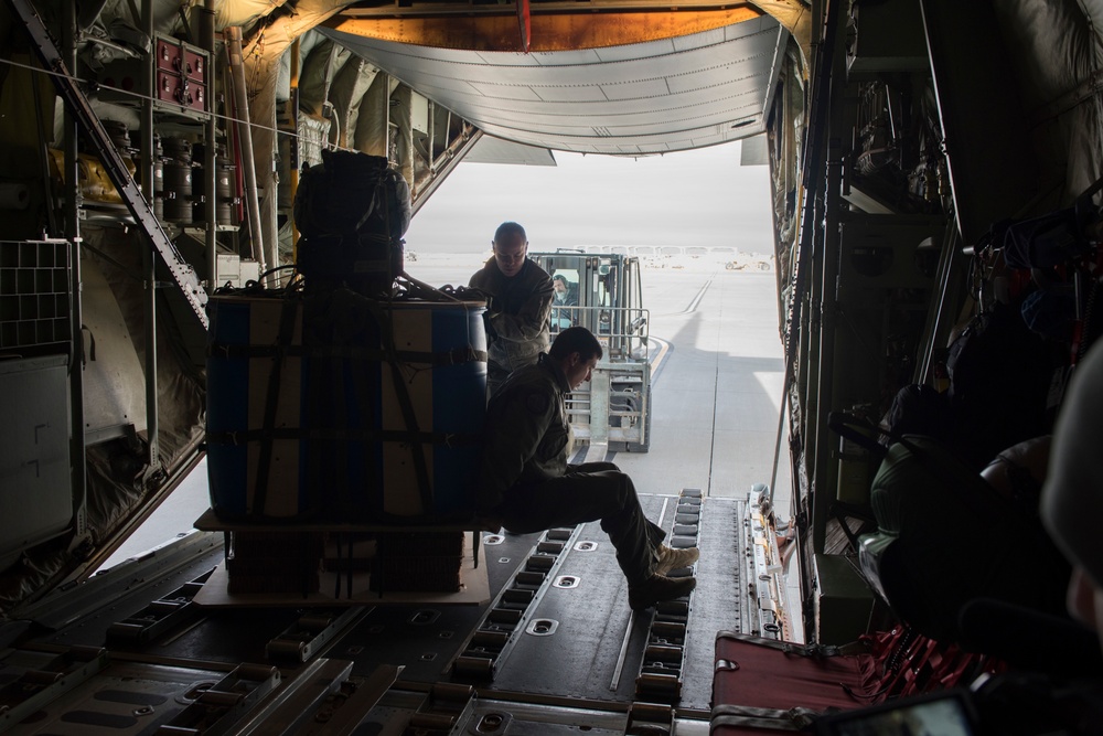 Members of the Royal Australian Air Force visit MHAFB