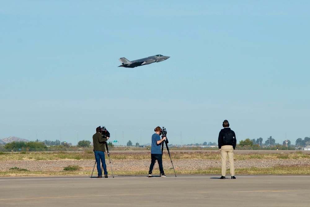 RAAF prepares F-35s for historic arrival
