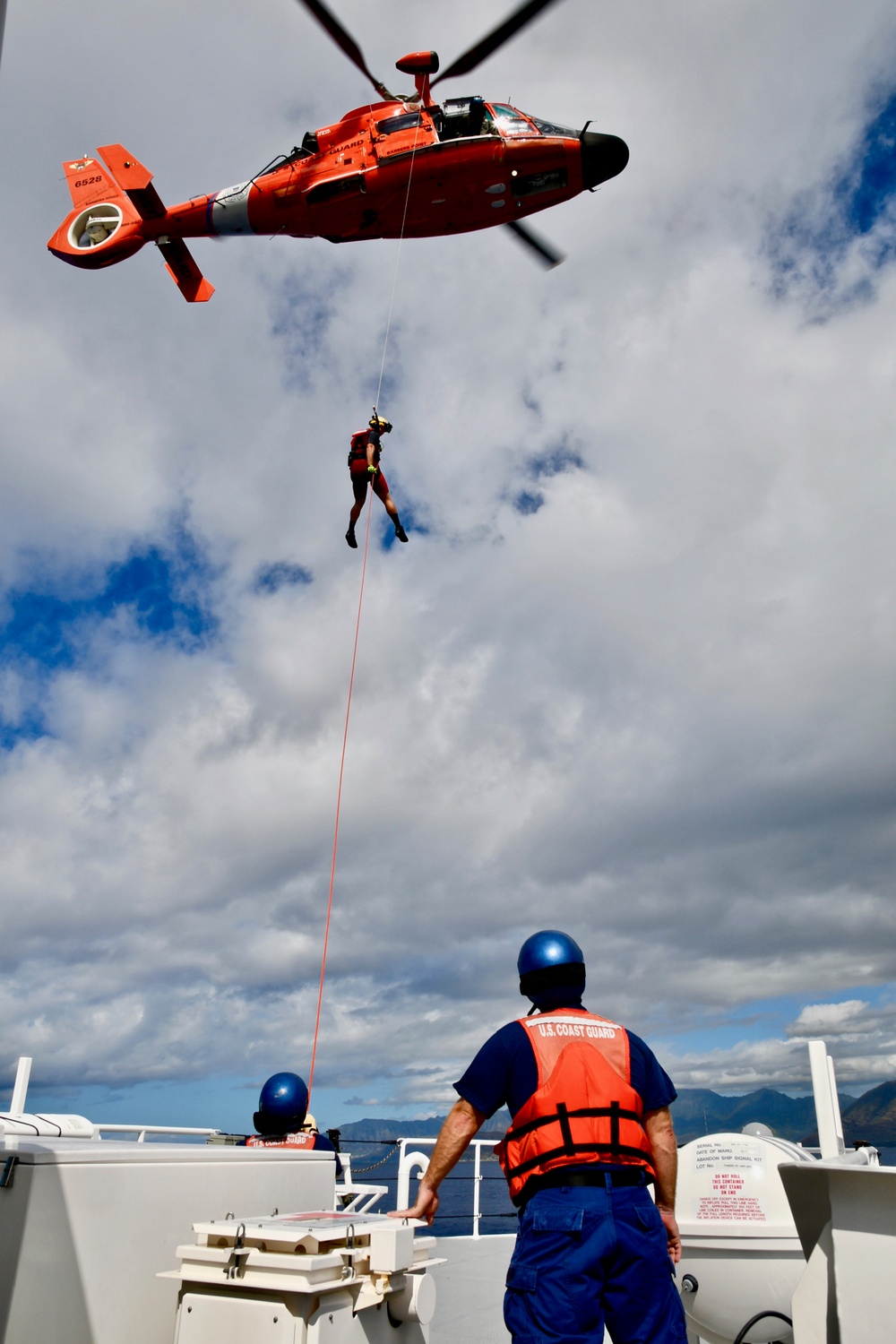 Responders conduct search and rescue exercise off Oahu