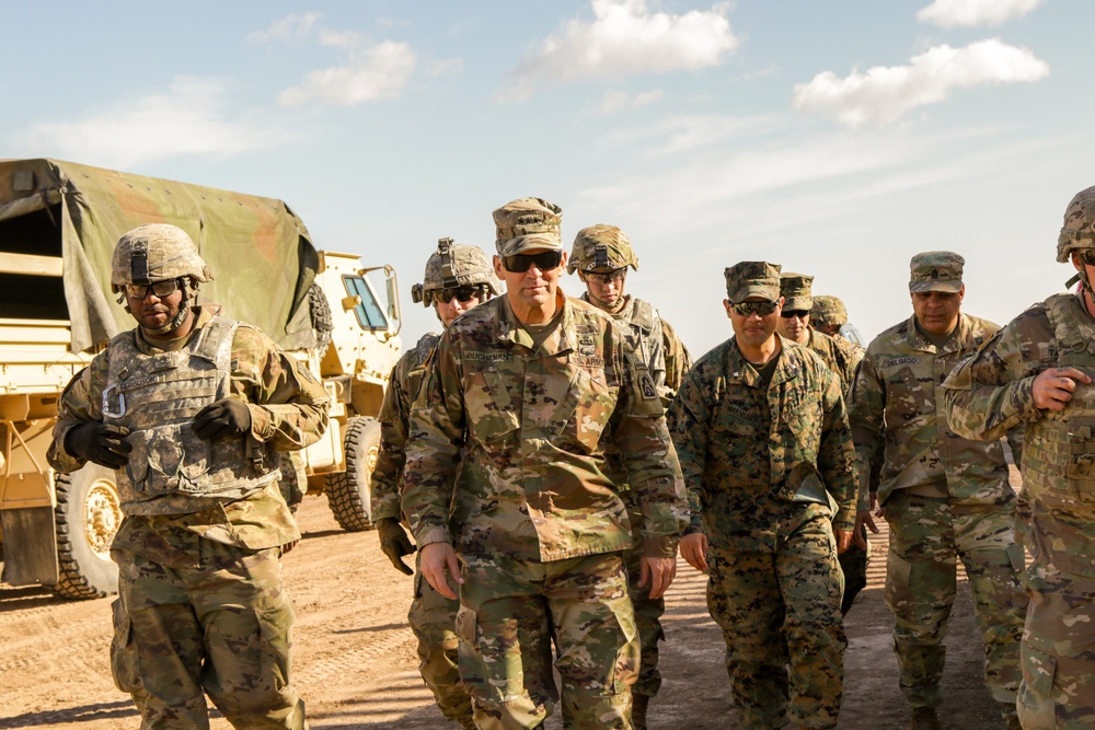 Lt. Gen. Jeffrey Buchanan visits Marines and Soldiers at the Calexico West Port of Entry